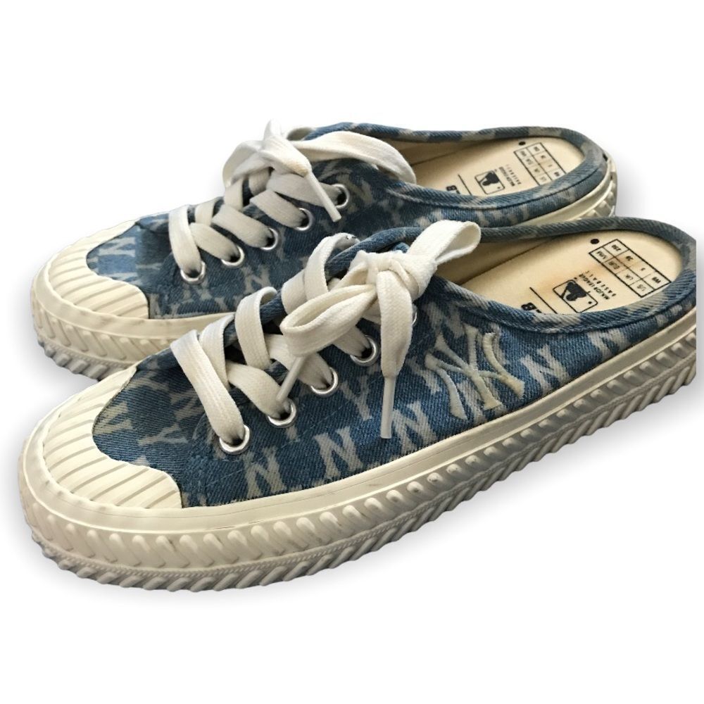 MLB New York Yankees logo slip on shoes size 8 blue white